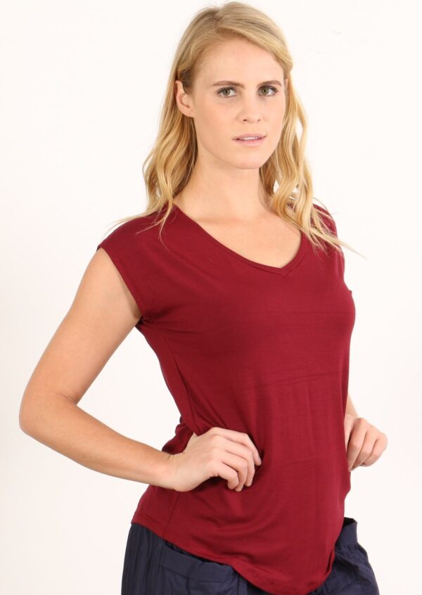 Simple Top V-neck Maroon - Image 4