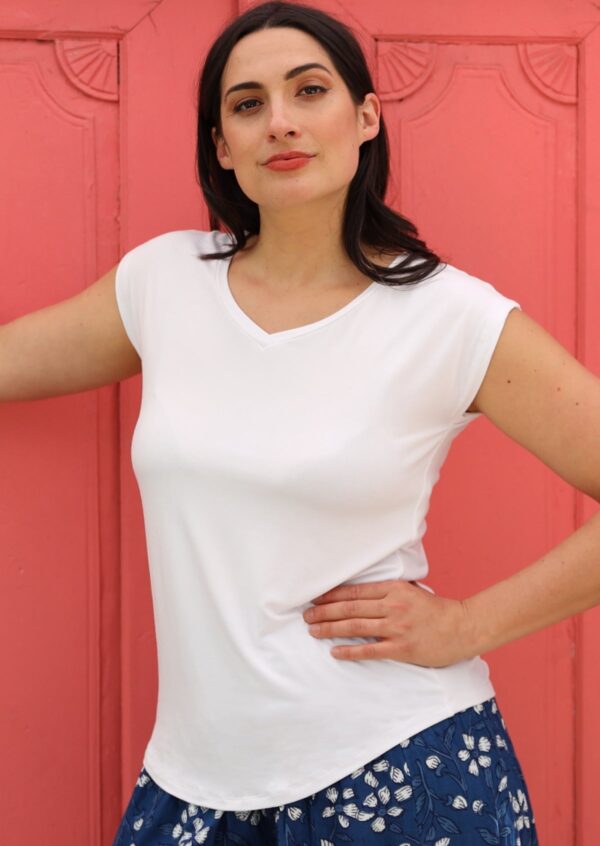 Simple Top V-neck White - Image 4