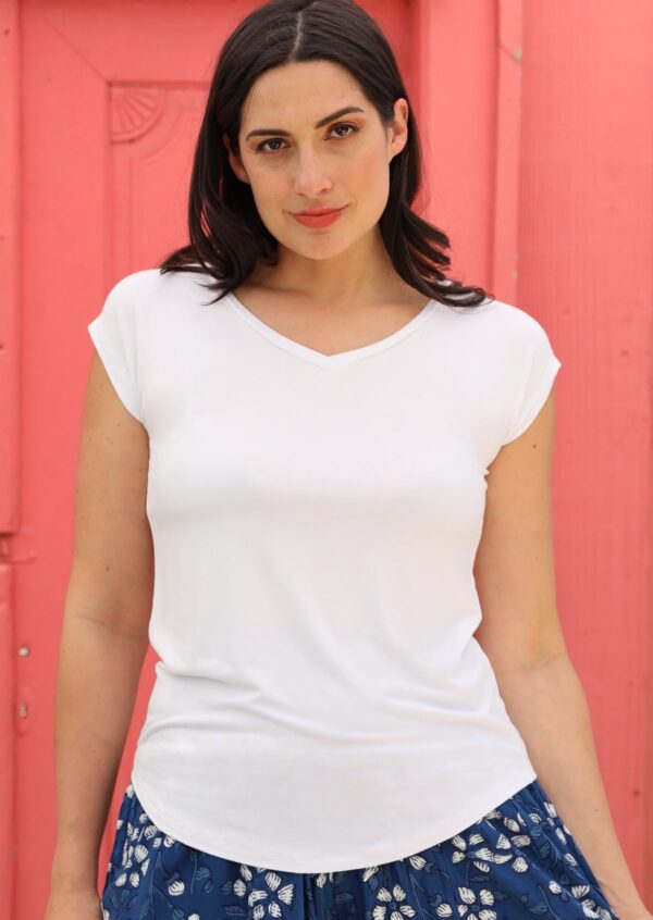 Simple Top V-neck White - Image 6