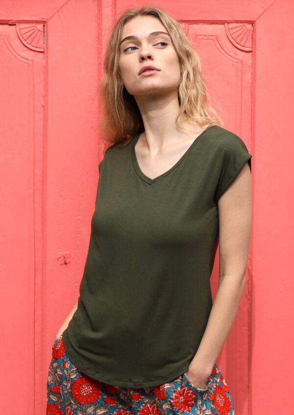 Simple Top V-neck Olive - Image 3