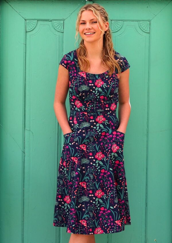 Scarlett Dress Dianthus - Image 3