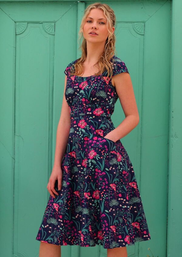 Scarlett Dress Dianthus - Image 2